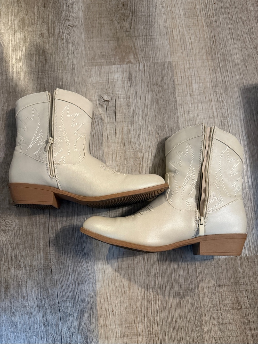 Like New Western CowGirl Ankle Boots - Size 9